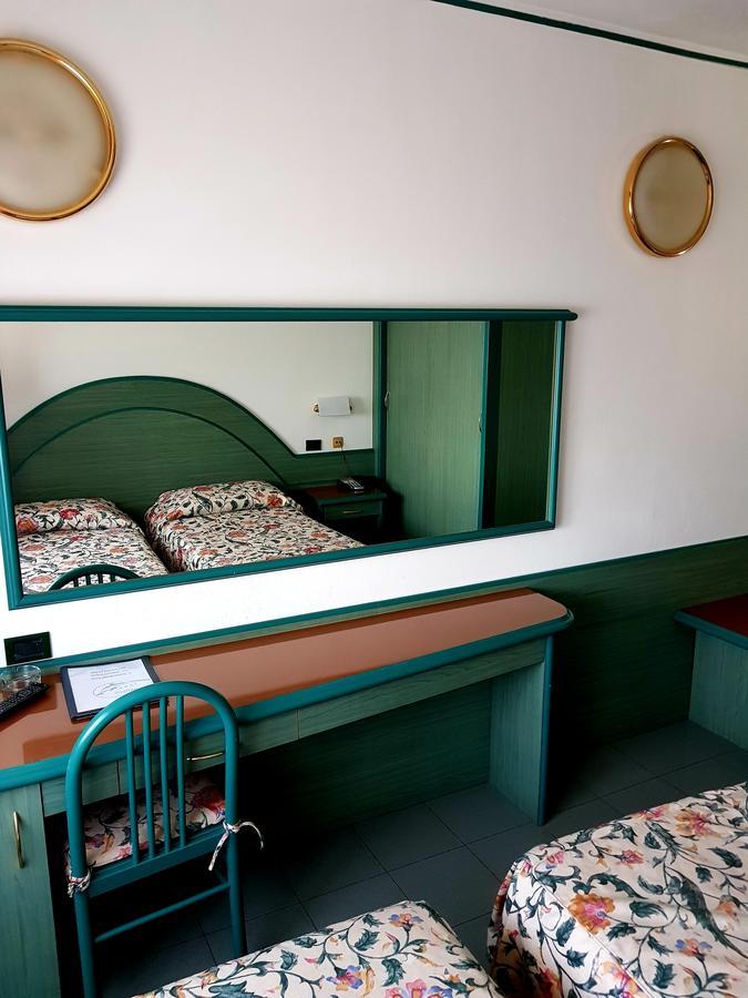 Albergo Ristorante Il Delfino Novara Buitenkant foto